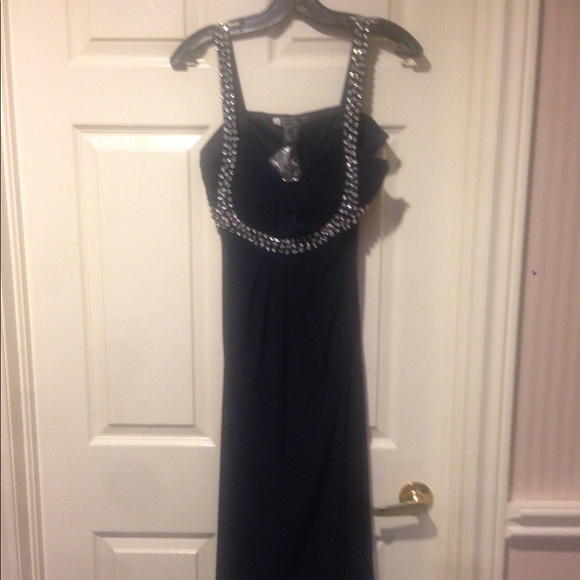 💕💕Host Pick💕💕Navy long evening gown with rhinestones - Picture 5 of 11